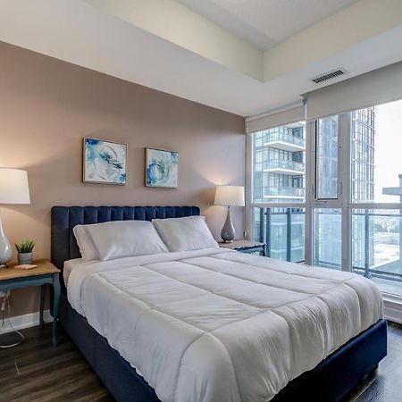 The Benetton Suite - Square One 1 Bedroom + Den + 1 Parking Mississauga Dış mekan fotoğraf