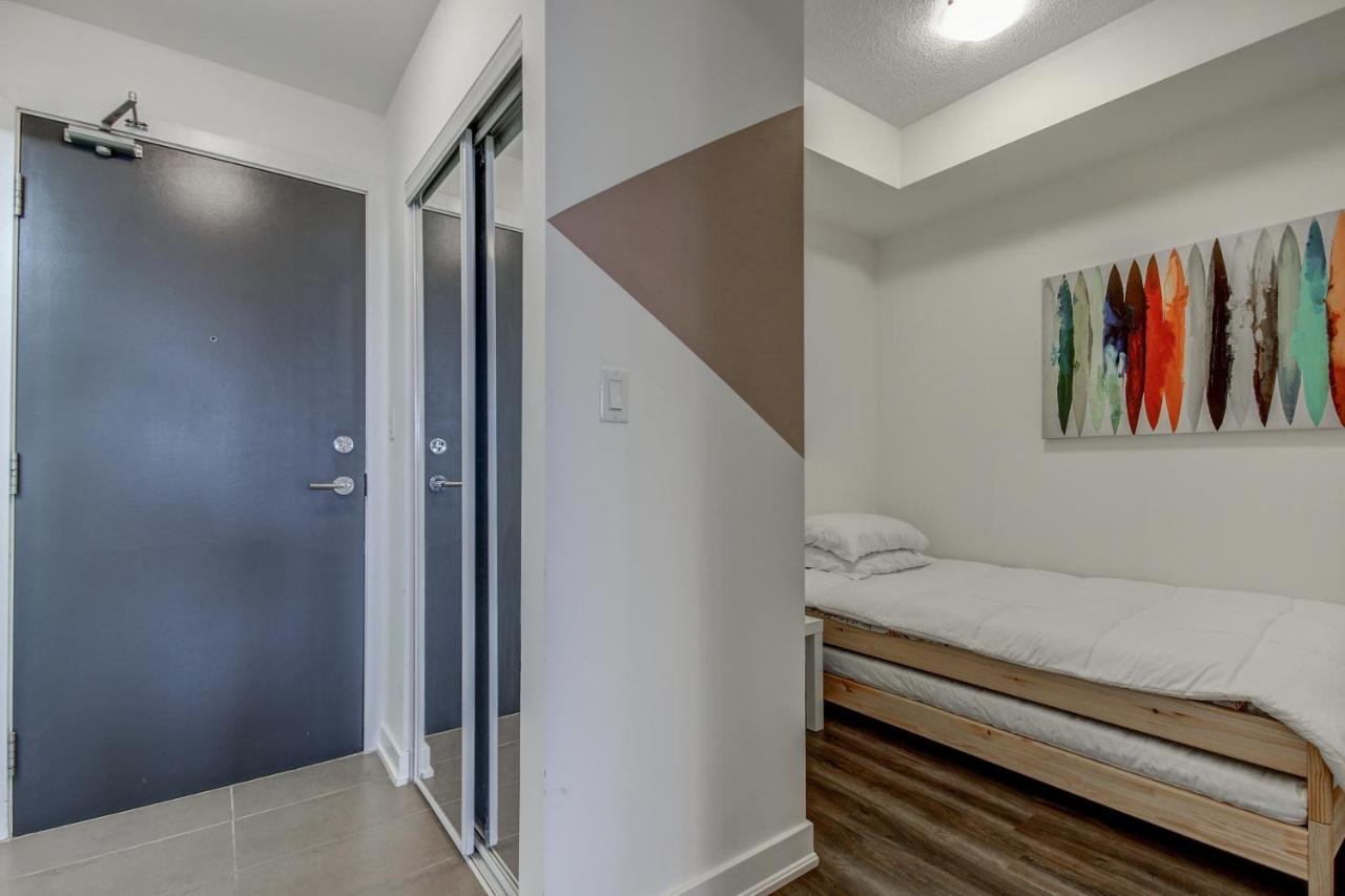 The Benetton Suite - Square One 1 Bedroom + Den + 1 Parking Mississauga Dış mekan fotoğraf