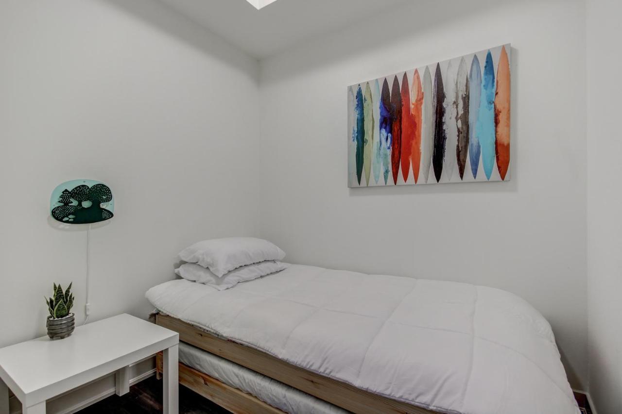 The Benetton Suite - Square One 1 Bedroom + Den + 1 Parking Mississauga Dış mekan fotoğraf